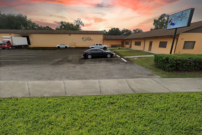 Exterior photo of Cicely's Beauty Supply 25,000 square foot distribution facility and main offices in Tampa, FL.